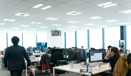 広告事業を中心にAI事業および関連グループ会社が渋谷スクランブルスクエアに集まっています。広告運用からクリエイティブ制作、AIの研究開発など、広告に関する最先端の取り組みを行なっています。