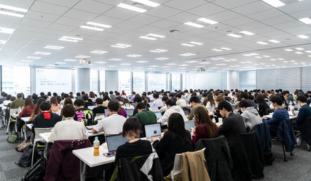 最大約500名の収容が可能なセミナールーム。会議のほか、勉強会や各種イベントにも利用されています。